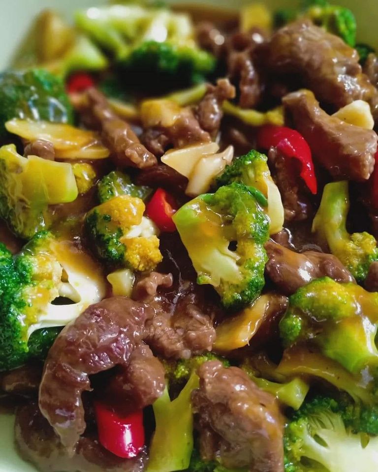 keto crock-pot beef steak and broccoli