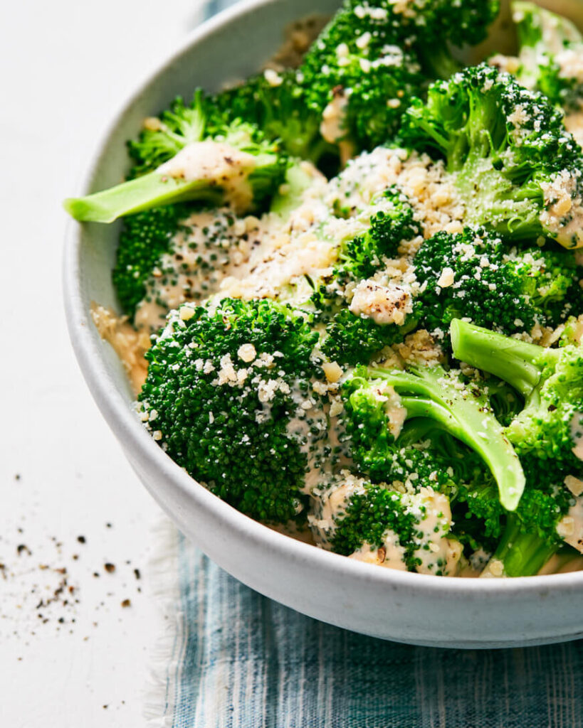 CHEESE CRACKED PEPPER BROCCOLI