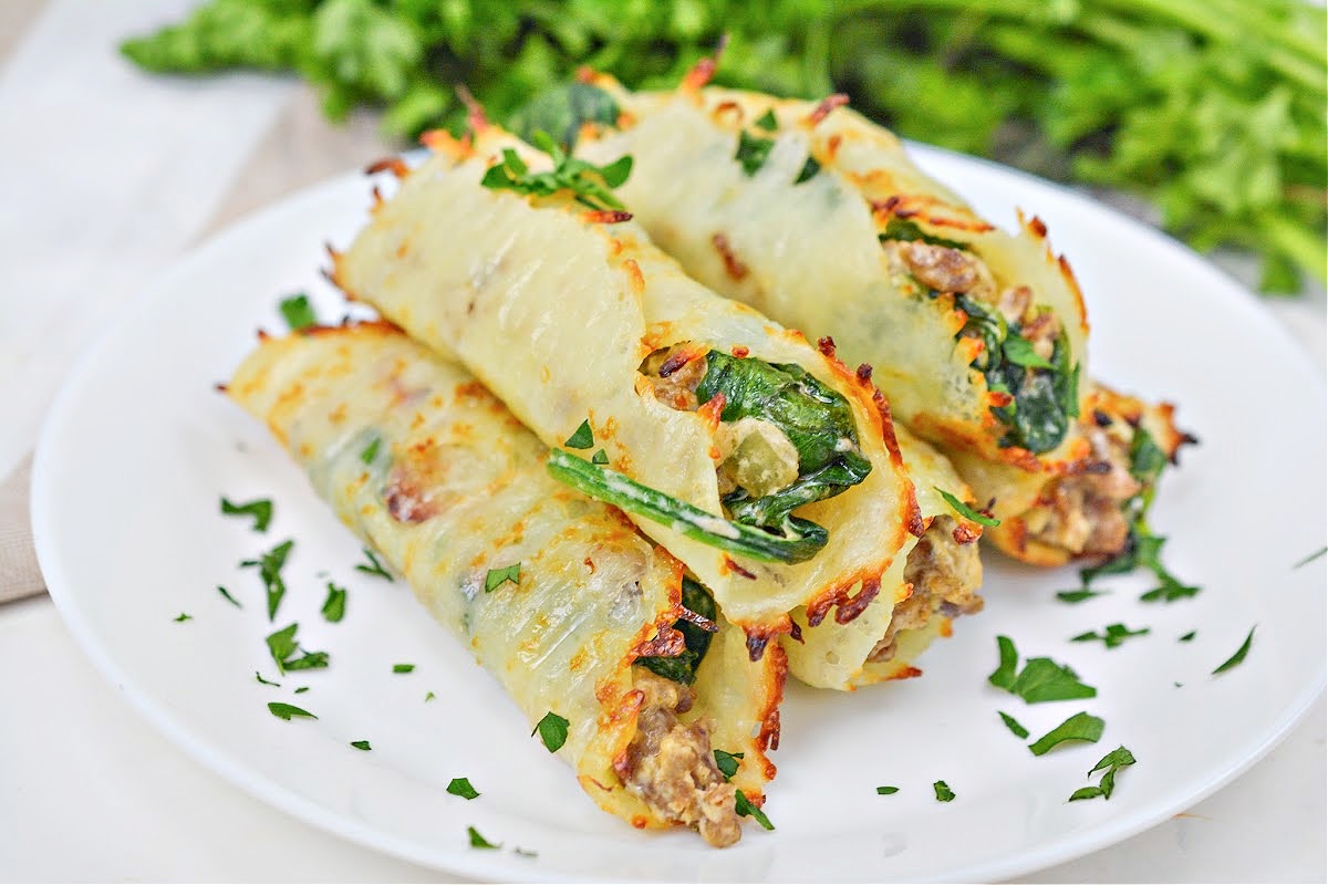 Keto Sausage and Spinach Roll-Ups