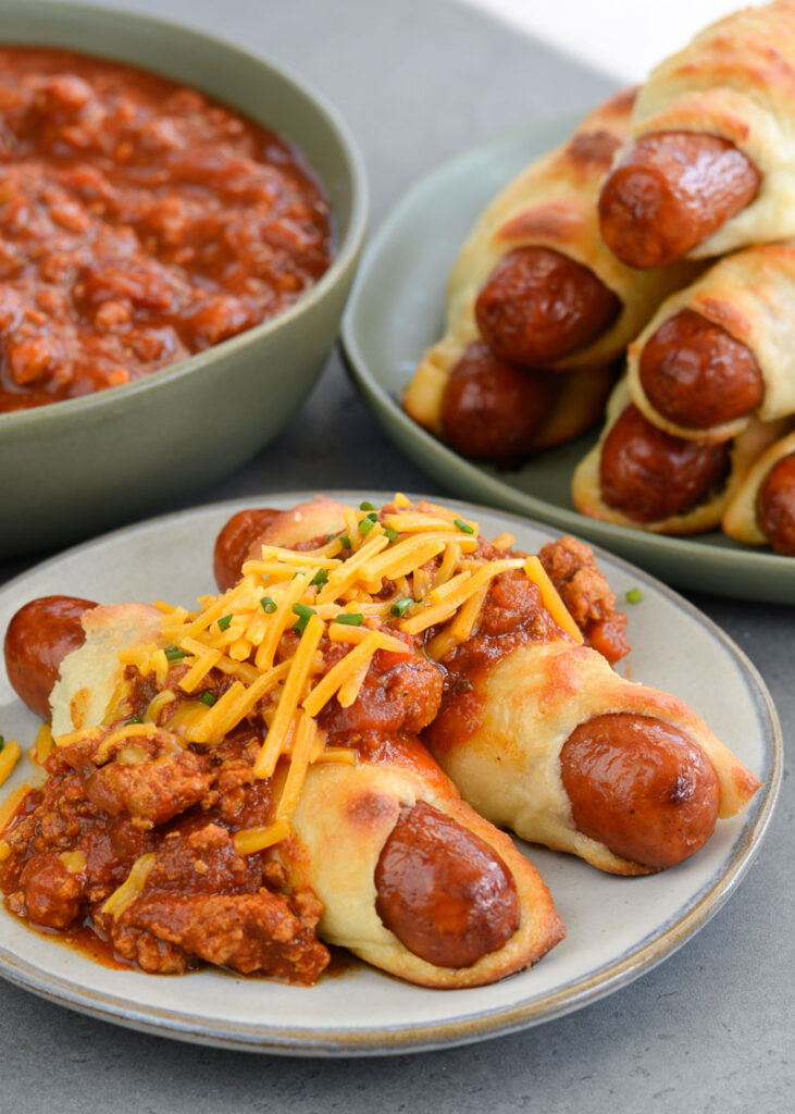 KETO CHILI CHEESE DOGS.