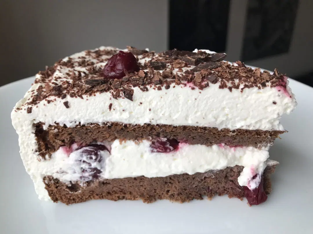 KETO BLACK FOREST CAKE 🍒KETO LCHF SCHWARZWALD CAKE 🎂👑 🍒