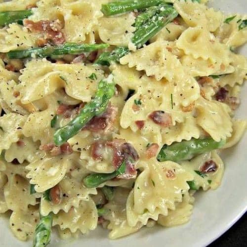 Creamy Pasta with Asparagus and Bacon