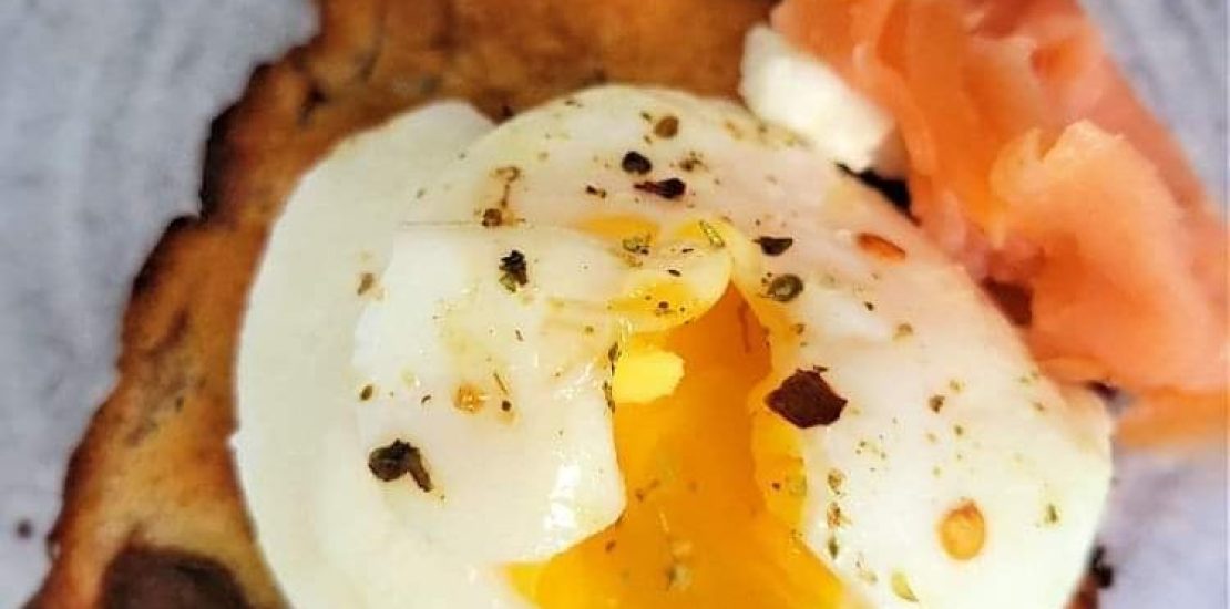 HOME MADE EASY POACHED EGGS