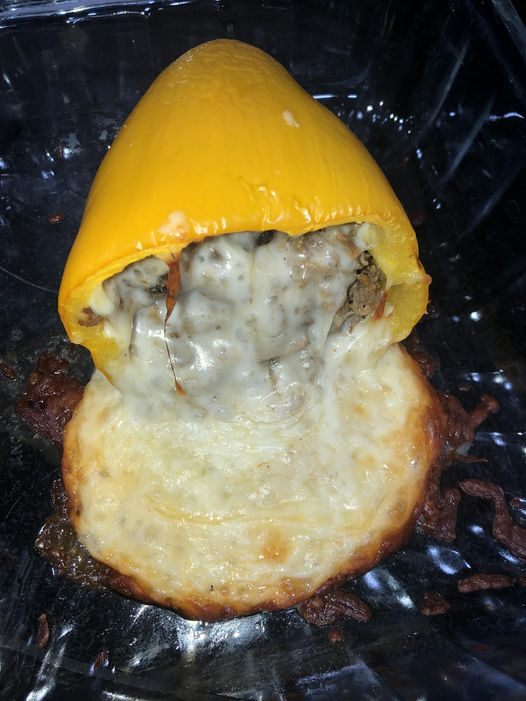 KETO STUFFED YELLOW PEPPER WITH SHREDDED STEAK