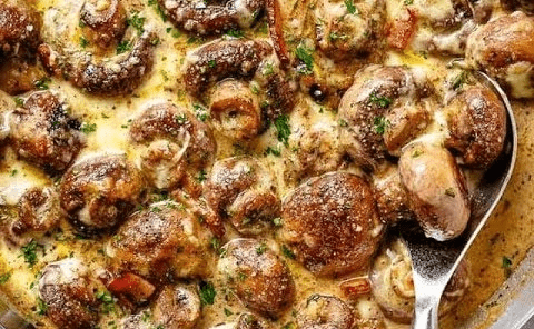 keto garlic parmesan mushrooms with bacon