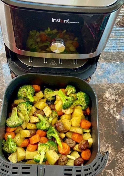 One-Pot Air Fryer Potatoes and Sausage with Veggies