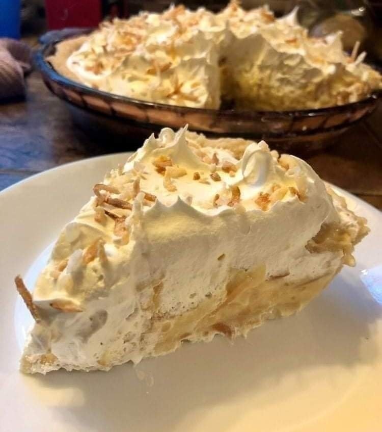 KETO COCONUT CREAM PIE
