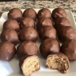 1-Point Three-Ingredient Chocolate Peanut Butter Balls 🍫🥜