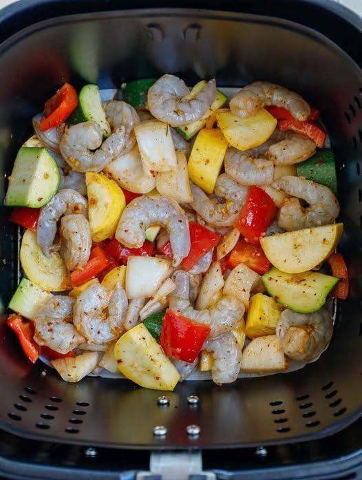 Southwest Chipotle Shrimp and Veggies in the Air Fryer
