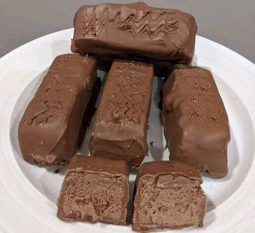 Homemade keto muskateer candy bars